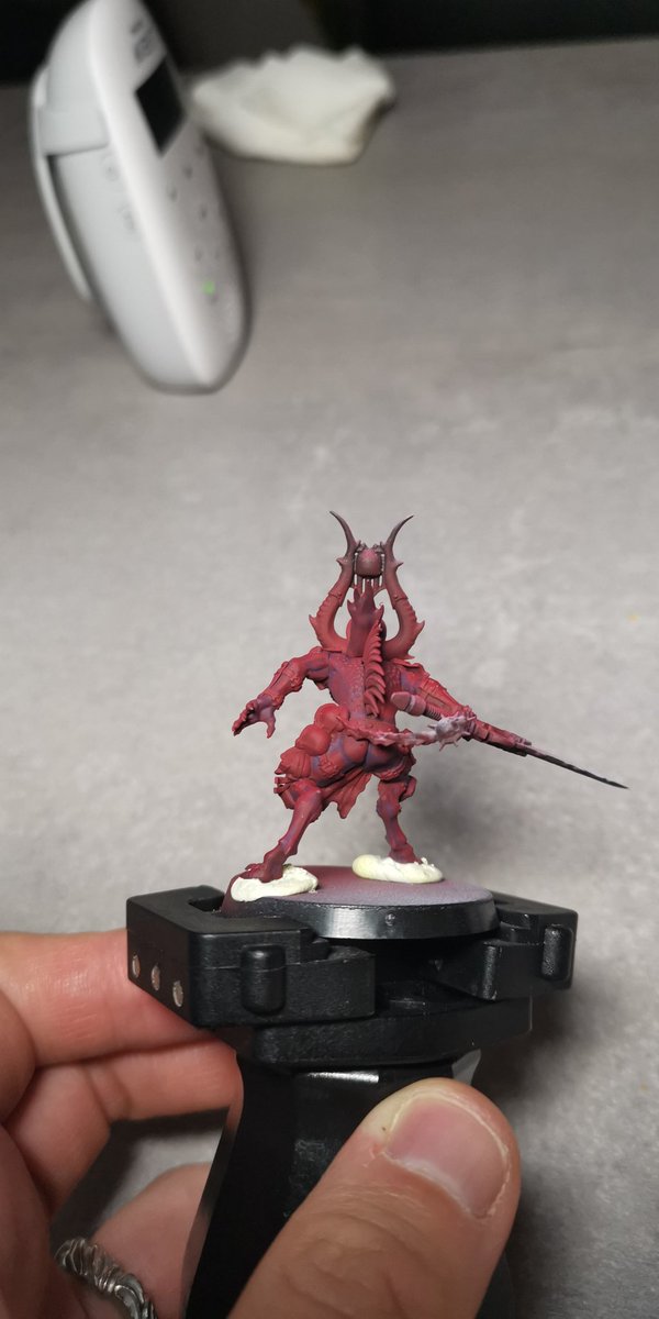 damonrafael's tweet photo. Still hadn't a chance to take pictures of the bloodthirster, but I made a start on the #Bloodmaster! Shades done, started the first highlight. Hope you like it ;-) #warmongers #parentpainters https://t.co/gyh6QudaB6