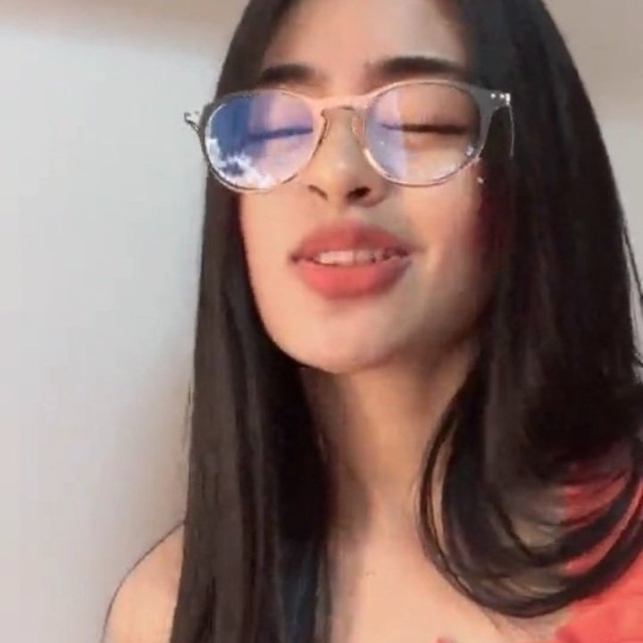 rubyjade08's tweet photo. Happiest birthday to my everdearest Palangga since 2016 kahibaw ka ana. @vivoree 🎂🎊🎉 have a blast! I wish you all the happiness in this world. Stay humble lang perme. Ate Rodj,loves you so much. Continue to be brave&amp;fly high! I love you V. Mwaah 💋

BENTE NA SI VIVOREE https://t.co/KY2RhXEG9d