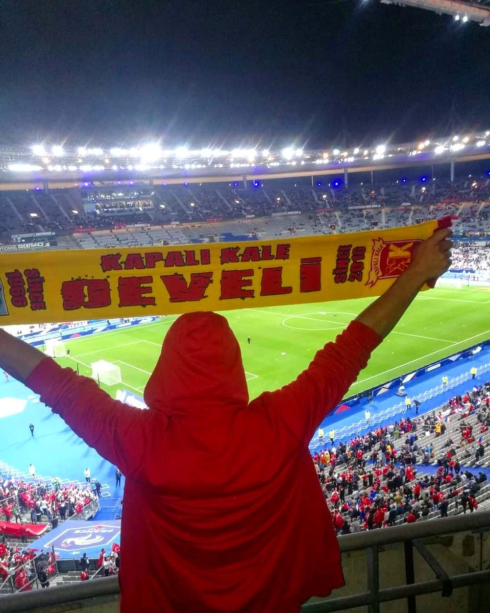 numberthreeight's tweet photo. Gittiğin yere Arma'nı götür! (Stad dé France) #Gate38 https://t.co/BfoxYG6d3G