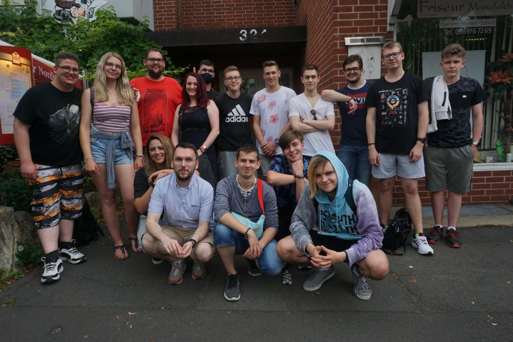 Moderation, Server Team und Special Freeloader <a href="/Butterfly_Lea/">🦋Butterfly_Lea 🦋</a> bedanken sich auch für eine tolle Community das ihr das ermöglicht habt.

Ihr seid teil des Teams und das Herzstück für das wir uns einsetzen, Kuss auf eure Haarlocke ❤❤