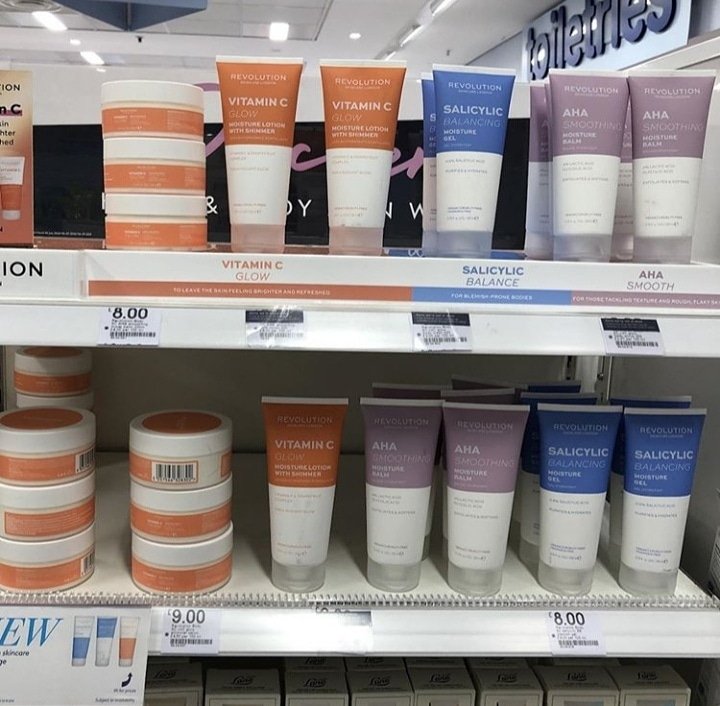 BeautyBusiness_'s tweet photo. ✨ NEW! From @MakeupRVLTN! Skincare for your body 🙌🏼
Includes:
🍊 Vitamin C Glow Moisture Lotion
🥤 Salicylic Balance Moisture Gel
✨ AHA Smoothing Moisture Balm
➡️ Launching tomorrow at https://t.co/e4h3ecD81L,  @beautybay &amp; @ASOS. Now available at @BootsUK. https://t.co/MO2Qn98GQw
