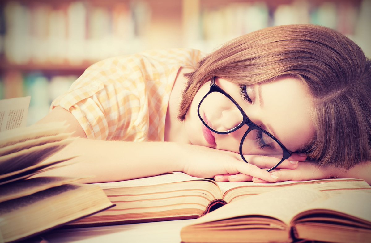 thesleepdoctor's tweet photo. As we settle into August, it’s time to start thinking about sleep and school schedules. You may be tempted to let your teen sleep in on weekends, but research argues against this: https://t.co/HghdL7HMGP 
#teensleep #schoolsleep #schoolsleepiness #sleepschedule https://t.co/CxfCmdnuyh