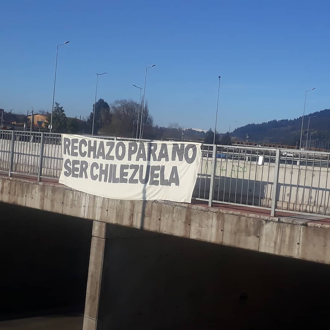 aprachile's tweet photo. 🔵💪🇨🇱Temuco Rechaza el Terrorismo https://t.co/aw5cua3CUY