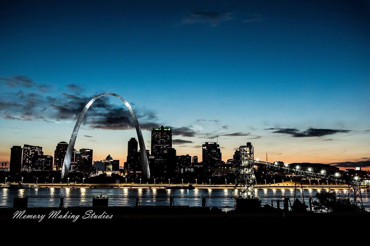 drcwmahr's tweet photo. Another great evening shoot of the StLouis skyline. See what your missing #StLouis #cityscape #stlouisskyline https://t.co/qceVDt4BL5