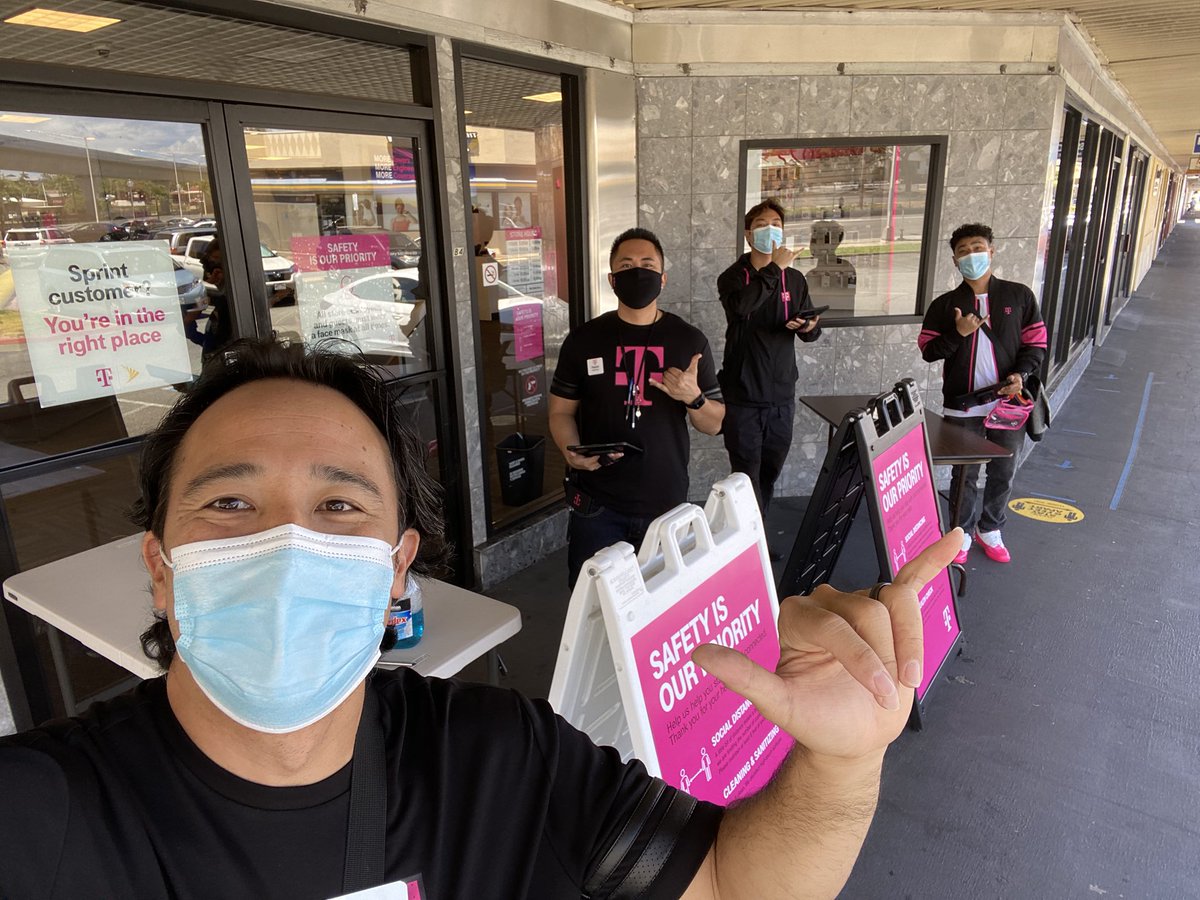 Day 1!  Got the squad ready.  #NewTmobile #Bemagenta #PKPride #Hi @scotoishi 🤙