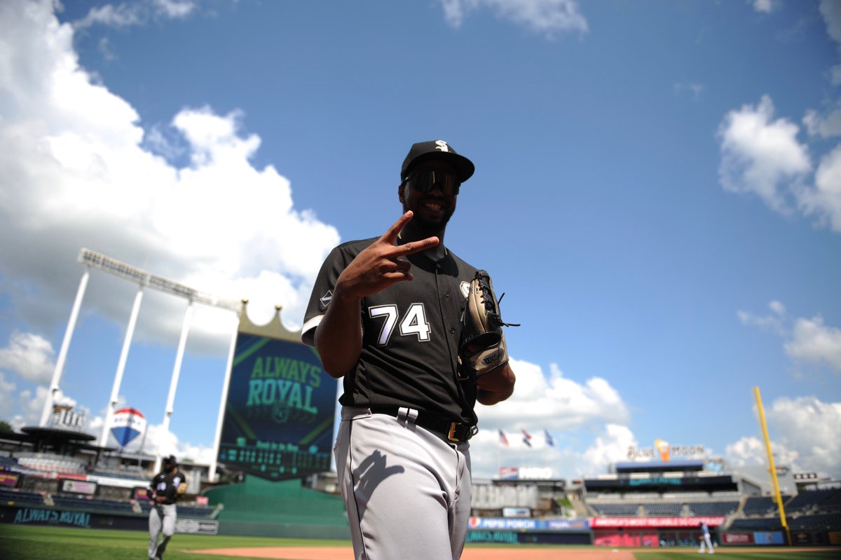 whitesox's tweet image. This afternoon's win was the #WhiteSox first three-game sweep in Kansas City since 9/4-6/15 and the first four-game winning streak on the road since 8/24-27/18. The #WhiteSox are above .500 for the first time since they were 3-2 on 4/4/18. #SoxStats