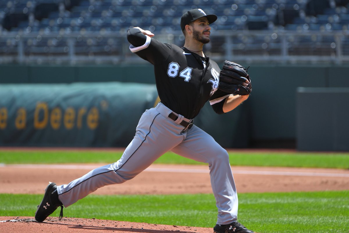whitesox's tweet image. This afternoon's win was the #WhiteSox first three-game sweep in Kansas City since 9/4-6/15 and the first four-game winning streak on the road since 8/24-27/18. The #WhiteSox are above .500 for the first time since they were 3-2 on 4/4/18. #SoxStats