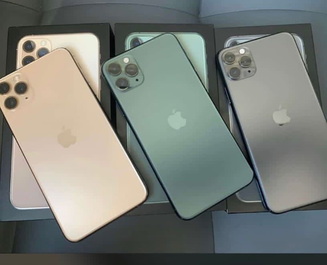 wiz_hussam's tweet photo. Iphone 11 pro max 256G 

Battery helth: 100% 

With all accessories 

باستيكرات الشركه تماما 

مطلوب 
190/000 

0912346788 https://t.co/n0Nt5jryqP