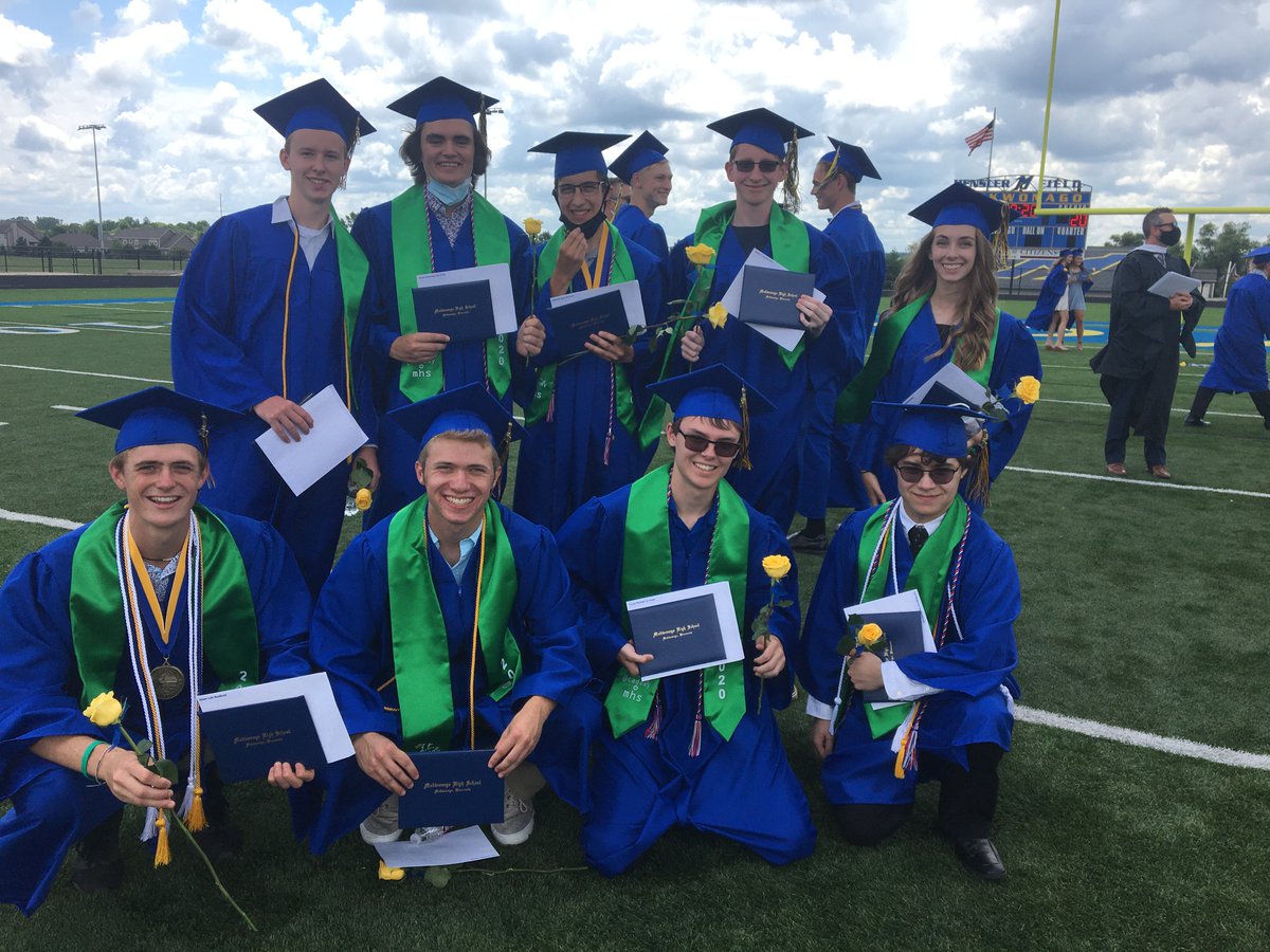 MHSITAcademy's tweet photo. Congratulations to the IT Academy Class of 2020!  #onemukwonago #rockingthegreenstoles https://t.co/5DU3DdaZ9S
