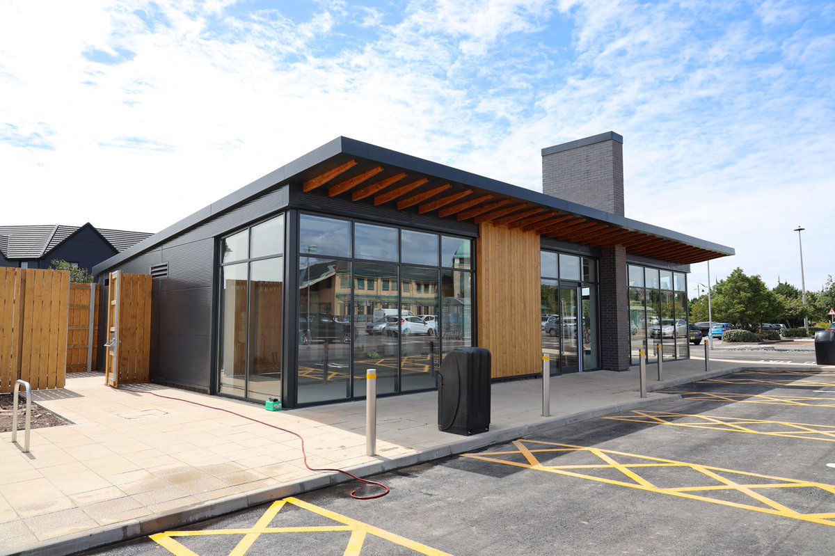 LOROCArchitects's tweet photo. First of the Starbucks unit almost ready to open. #Barry #coffee https://t.co/4dcdRsSCpt