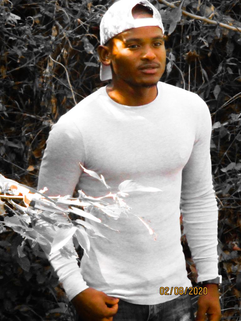 Real_TRTH's tweet photo. Photo shoot https://t.co/cBJEpeyRsO