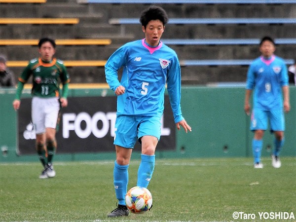 プレミア王者・青森山田を上回る走力、球際、切り替えを。鳥栖U-18MF