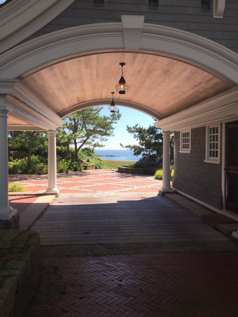 ramseykhamed's tweet photo. Watch Hill is breathtakingly gorgeous. Used to visit this coastal village all the time as a kid. #beachhouse #coastalliving #oceanfront #newengland https://t.co/DPZMZsuugJ