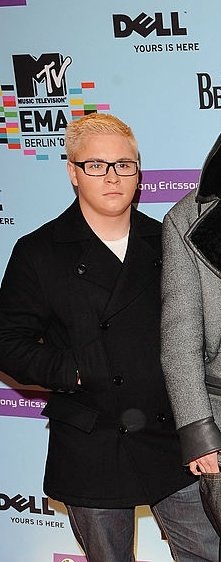 gustav dying his hair black and then platinum blond in the span of a few weeks