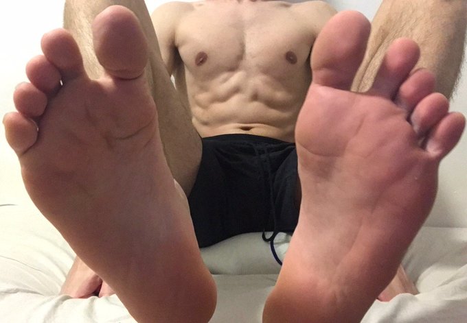 Submit to me and worship my feet. I'm not giving you a choice. 
#footworship #footfetish #Master #footmaster
