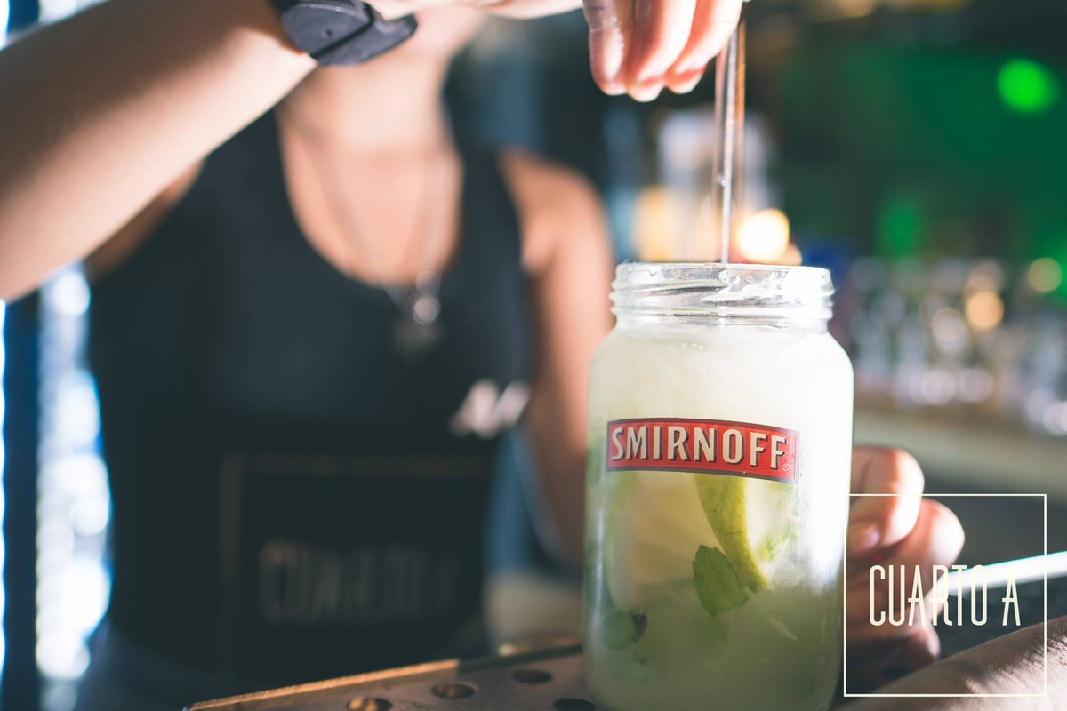 CuartoAbar's tweet image. 🙏 Haceme un favor: Cumplí con ese "Ya nos vamos a juntar a tomar algo" y porfa que sea rico o que pegue como trompada de transformer.