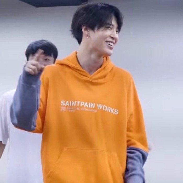 Jimin wearing oversized clothes— a long, but very much needed thread.
