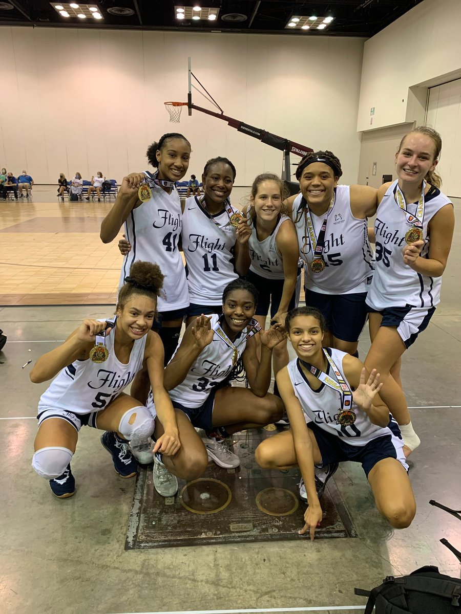 NATIONAL CHAMPS TN FLIGHT ✈️🏀 <a href="/neb_media/">Benjamin Oloteo</a> <a href="/Cliff_Coach/">Clifford Coleman</a> <a href="/CoachLBKing/">Coach King</a>