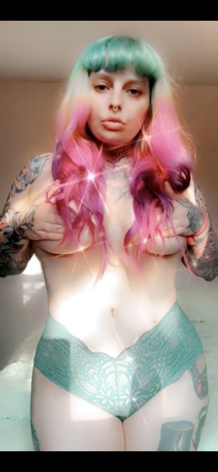 Let me be your pandemic princess 👑  For the price of a latte you can have full access to hundreds of<a href="/tag/mvsales"class="tags"><span>#mvsales</span></a>