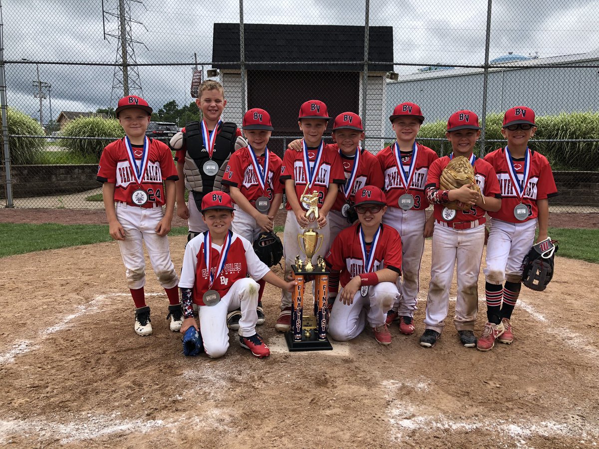 lcdonovan's tweet photo. Proud of the season these boys had..big plays, big hits, tons of memories and a bunch of hardware!  Took home the runner up title today and a whole lot of PRIDE to wear the BV name this season! #8uBLACK https://t.co/6SZePBxkaG