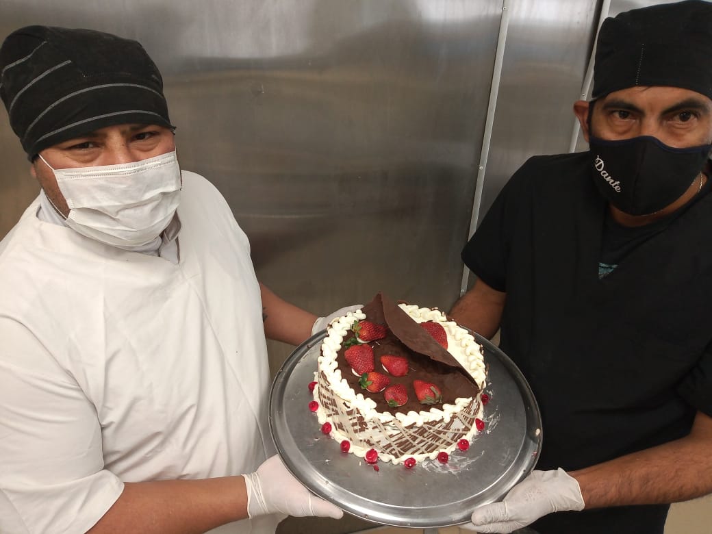 zijinliex's tweet photo. DIA DEL GASTRONÓMICO
Un saludo a todos los trabajadores gastronómicos y en particular a los compañeros de Liex que nos ofrecen el pan nuestro de todos los dias. #ComunidadLiex https://t.co/MLwcwrTyBG