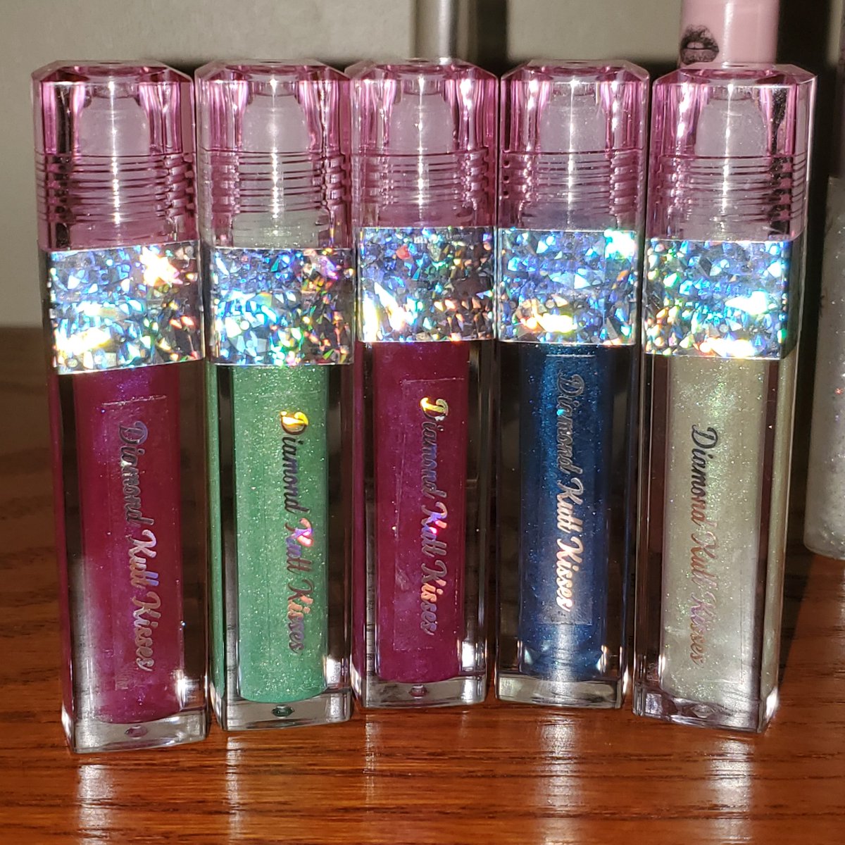 KissesKutt's tweet photo. Diamonized Hydration Oil 👄 High quality recipe made with 100% Pure UNCUT oils. Definitely a KUTT above the rest 😁
https://t.co/MV0jdOyVuv 💎💎💎 https://t.co/QBqVhUD9wG