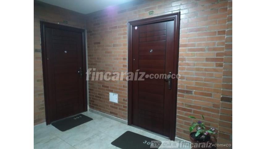 DANNAARIAS1's tweet photo. Se vende Apartaestudio cerca del centro comercial Hayuelos. Estrato 3_4 https://t.co/xb7q8UPKOE