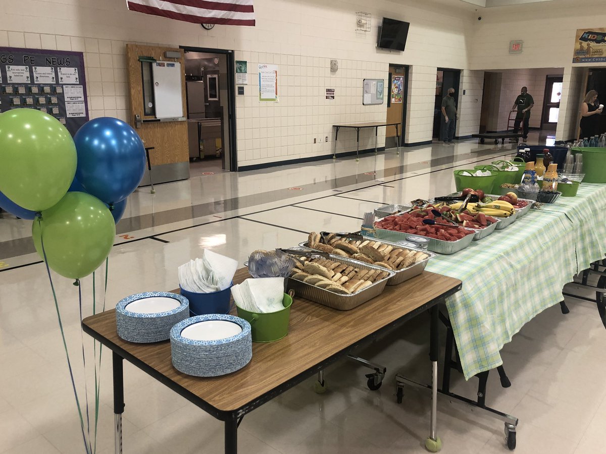 GenishaW's tweet image. Lots of fun welcoming back for Riggs staff last week! Such hard workers who want to do all they can to make this a safe and success year for our students! #StrongerTogether