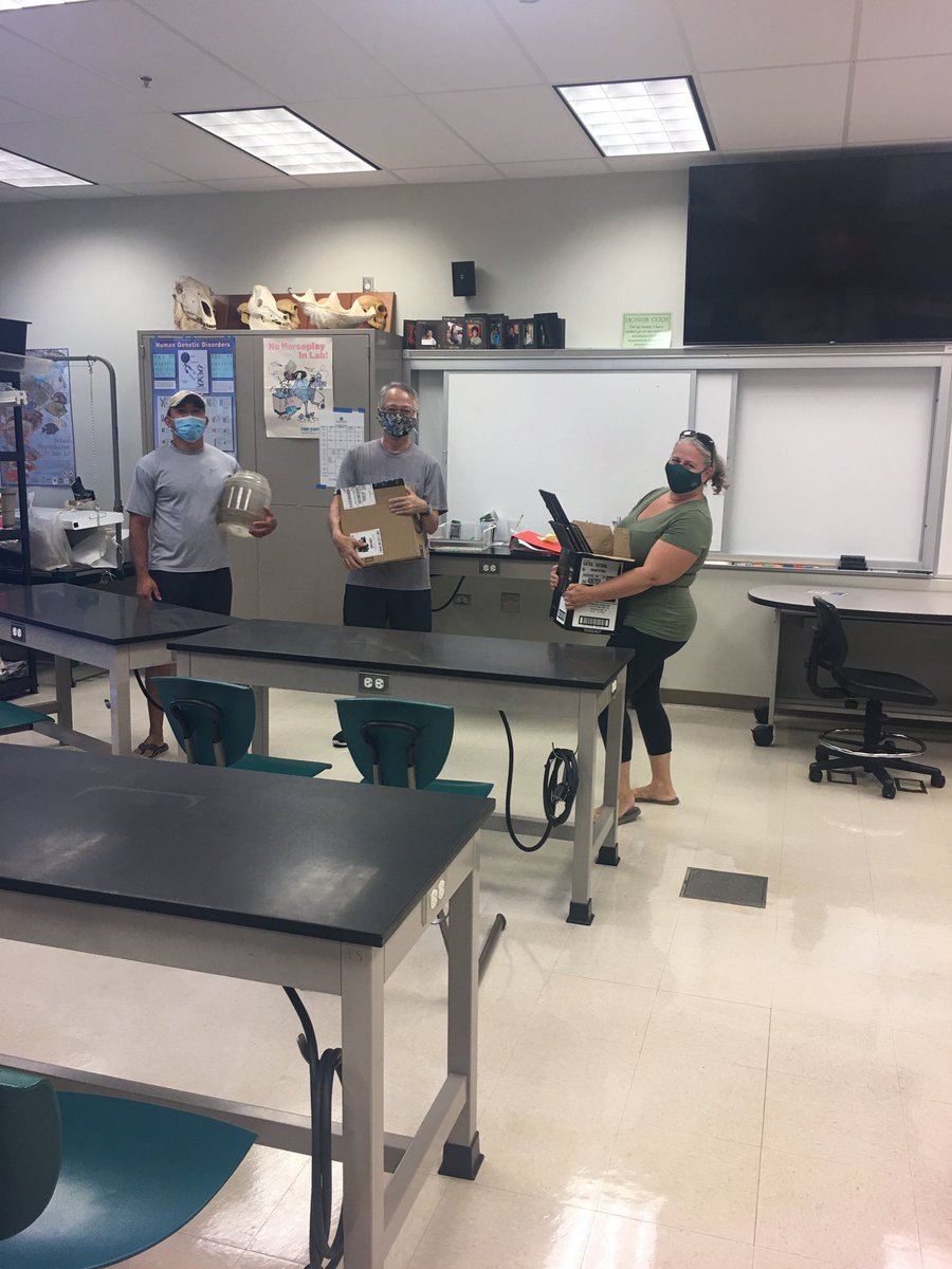 kymbalk's tweet photo. #midpacific science department #togetherweclean https://t.co/lvKrJ6QYBi