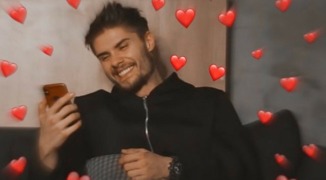 malikovanarmin0's tweet photo. Barış, bu tiviti görüyorsan bi göz kırp falan aşkım. Gece gece yine özledim 🤧
@barismrtyagci #survivor2020 https://t.co/29jbQgz9Mb