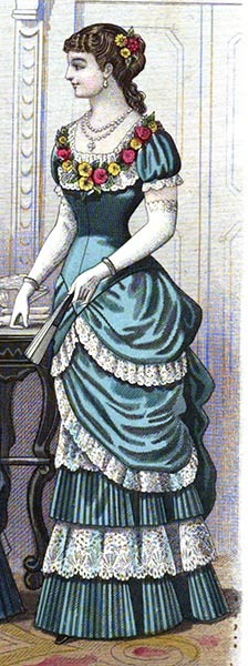 THEATRE DRESS: Women are meant to be seen while attending the opera, but the opposite is true for attending the theater. Dress should be modest and subdued.