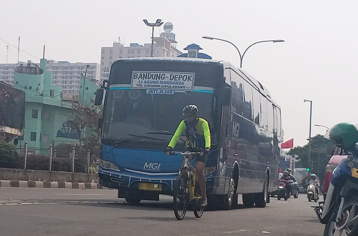 Kesabaran kita di uji pada saat kepentingan orang lain menjadi utama di banding kepentingan kita.
<a href="/MayasariBakti_M/">Mayasari Bakti Mania</a> <a href="/Mayasari_Bakti/">MayasariBakti_PT</a> <a href="/hinoID/">Hino Indonesia</a> <a href="/SukaFotoBis/">ceritadijalan.co</a> <a href="/B2WIndonesia/">Bike2Work Indonesia</a> @rahayusantosa <a href="/pemkotdepok/">PEMERINTAH KOTA DEPOK | #AyoPakaiMasker</a> <a href="/infobdg/">BANDUNG ᮘᮔ᮪ᮓᮥᮀ</a>