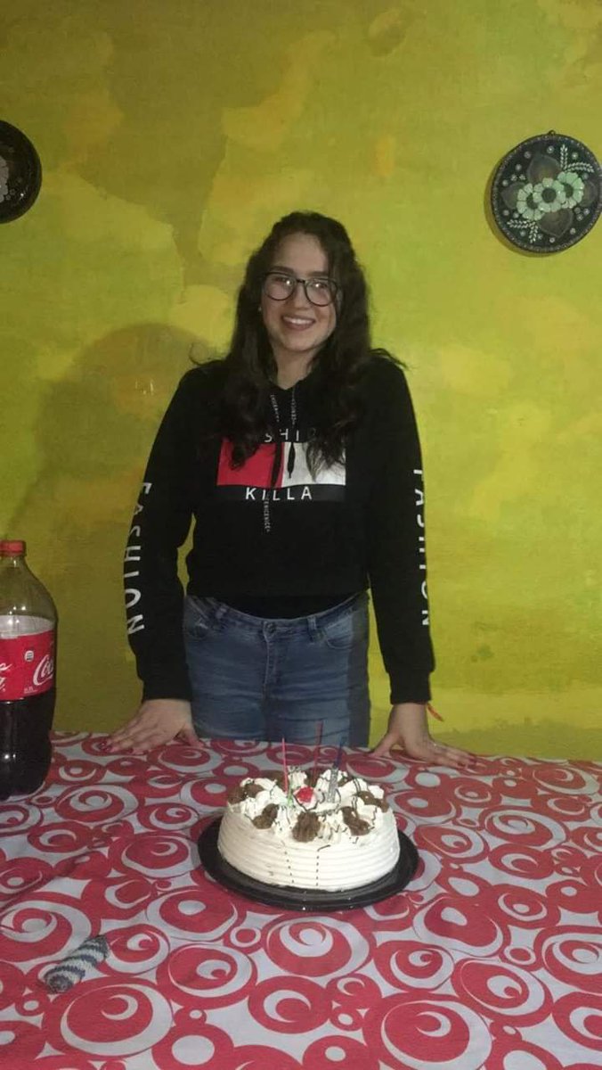 RuthMaricelMala's tweet photo. MONTEVIDEO,URUGUAY ALERTA XFAVOR!! GRACIAS!!
"Andrea Juliana Varela Lordon 
17 años
Desaparecio en la zona de montevideo shopping ayer en la tarde 
Por cualquier informacion comunicarse al 094822388" https://t.co/8MRHPSCB1c