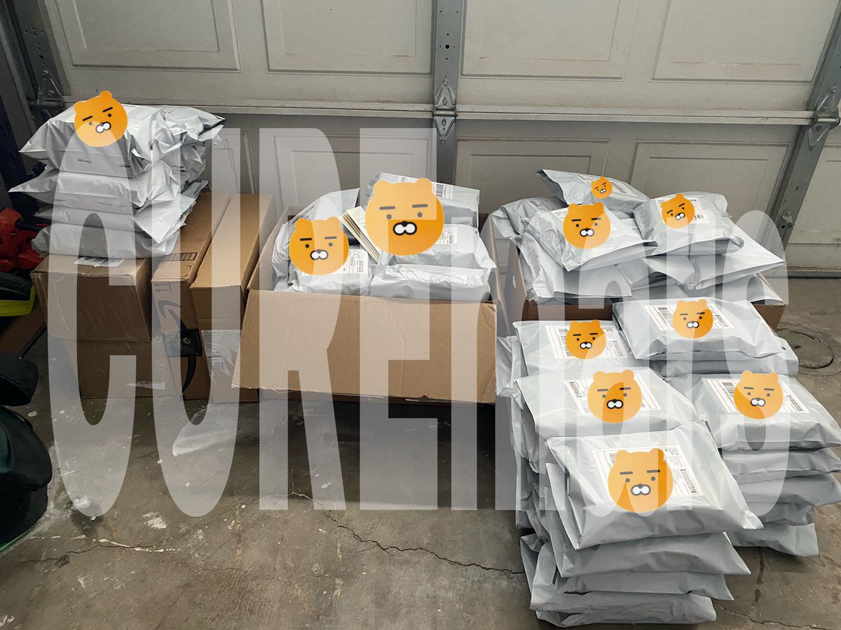 CUREmars's tweet photo. #marsupdate #marsshipped I added A LOT of tracking numbers and did a lot of packing until I ran out of tape, and couldn’t anymore rip. All these will be dropped off tomorrow! Reminder that you might have to wait longer to see movement on your packages! https://t.co/ZeNH2BZJvg