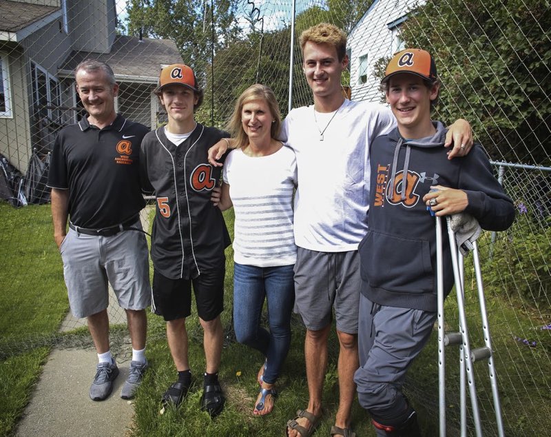 ONE_EAGLE_WHS's tweet photo. “Just hit this one for your dad” 🦅🖤🧡https://t.co/duqcmufuHi https://t.co/lIlQdAIMjq