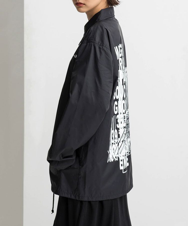 STYLISE_DONOBAN's tweet photo. https://t.co/MUU9eLQpEX Ground Y「Random Logo Nylon Coach Jacket Type B」Ground Yオリジナルのランダムロゴを施し仕上げた、ナイロン素材のコーチジャケット。カジュアルとモードテイストをシーンによって使い分けられるアイテム。17,600円(税込) #2020AW #GroundY https://t.co/4FyhmcJezp