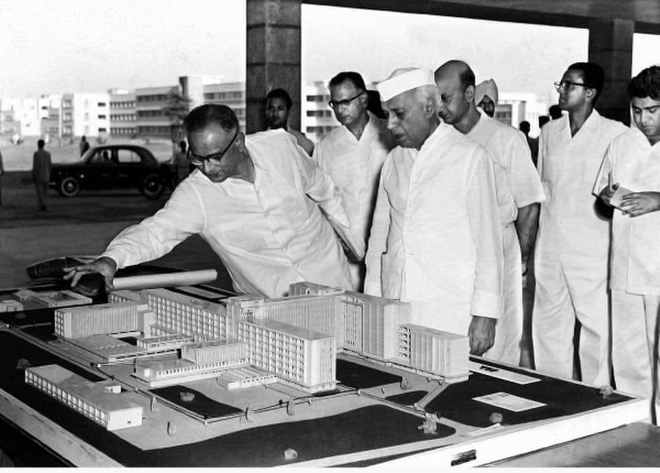 VishakhCherian's tweet photo. AIIMS, one of the “Temples of modern India”, a concept coined by @FirstPMOfIndia. These projects were part of his vision of development of modern India with a mix of heavy industries, scientific research institutes, educational institutions, financial orgs, etc. @ShashiTharoor https://t.co/qbUISL9bCK