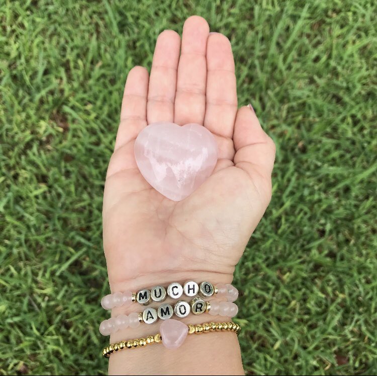 2 Cuban Girls tweet media