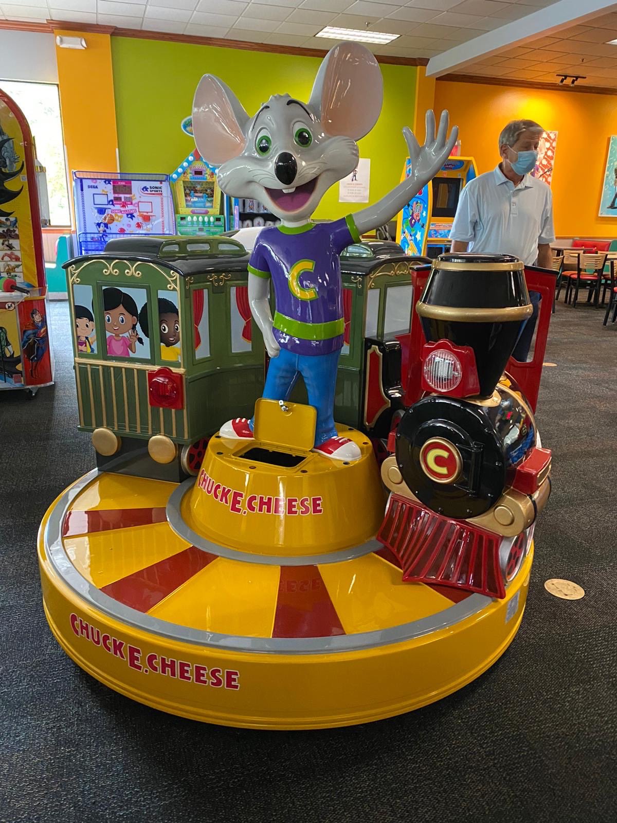 Chuck E Cheese 1984