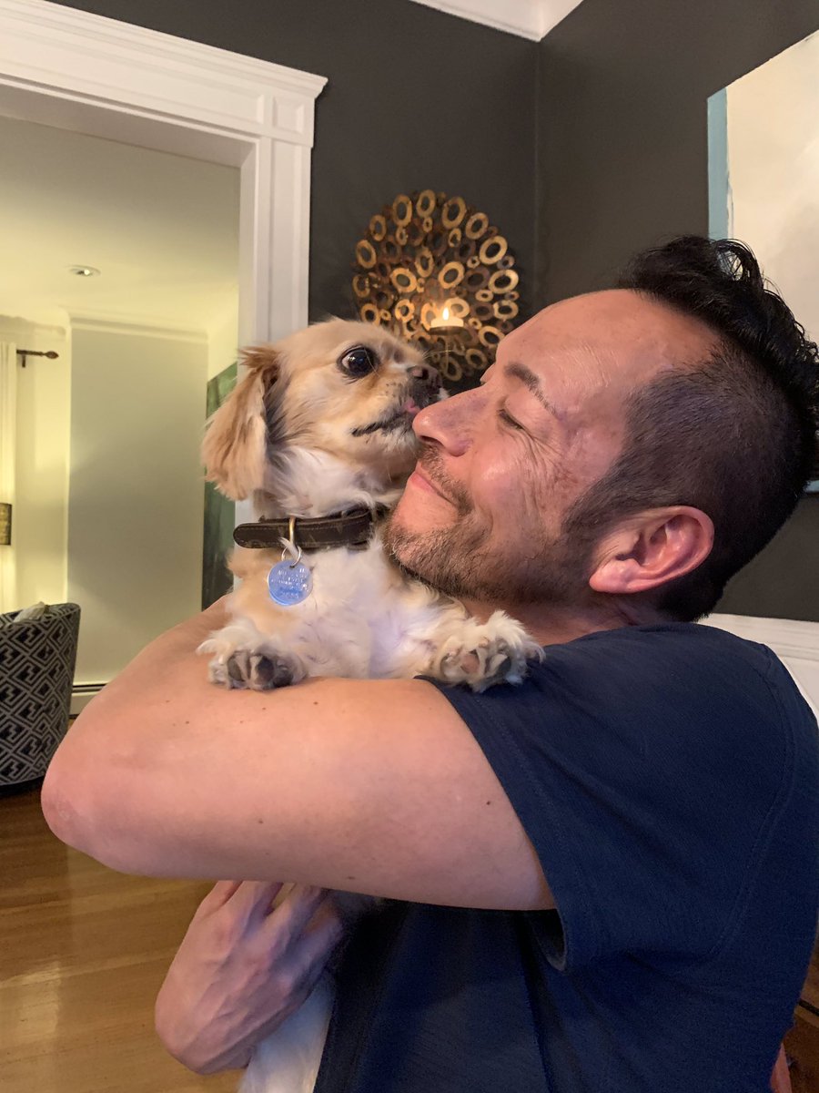 alison_bologna's tweet photo. Betty Bologna loves @NBC10_Mario #housevisits https://t.co/jcInxjLwtO