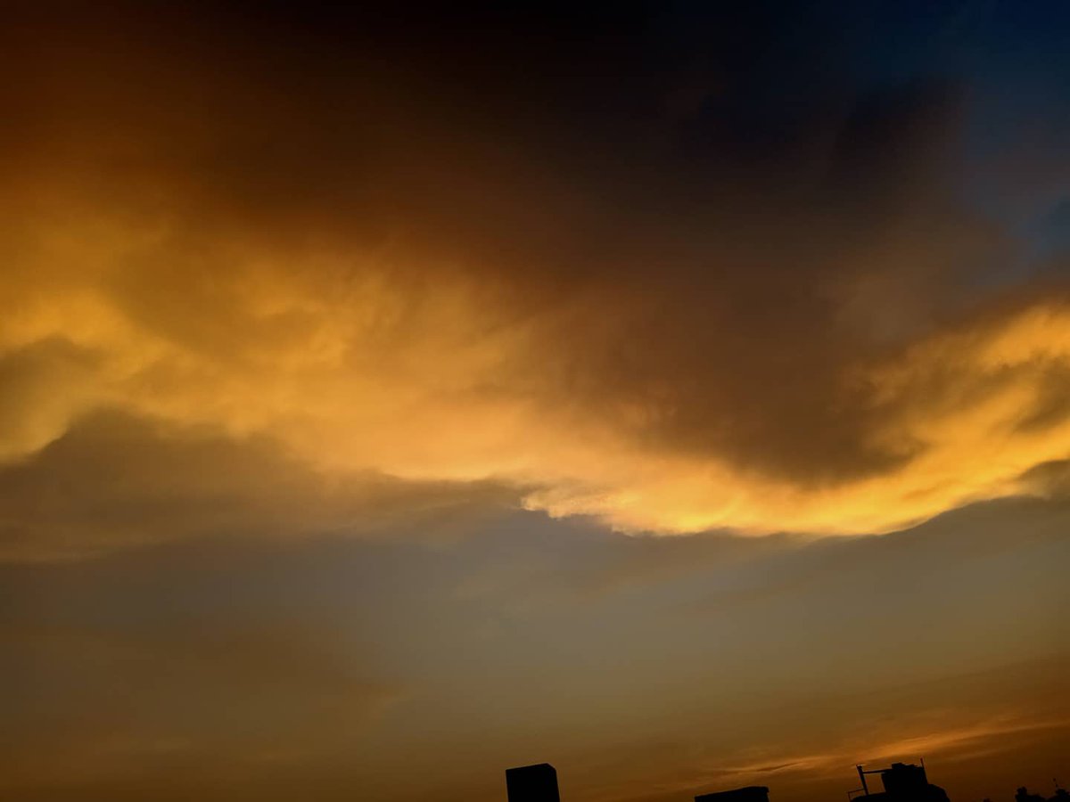 Seeing you change, I realised 'Change is Beautiful'!

#Nature #nofilter #beautifulevening #sunset 💜