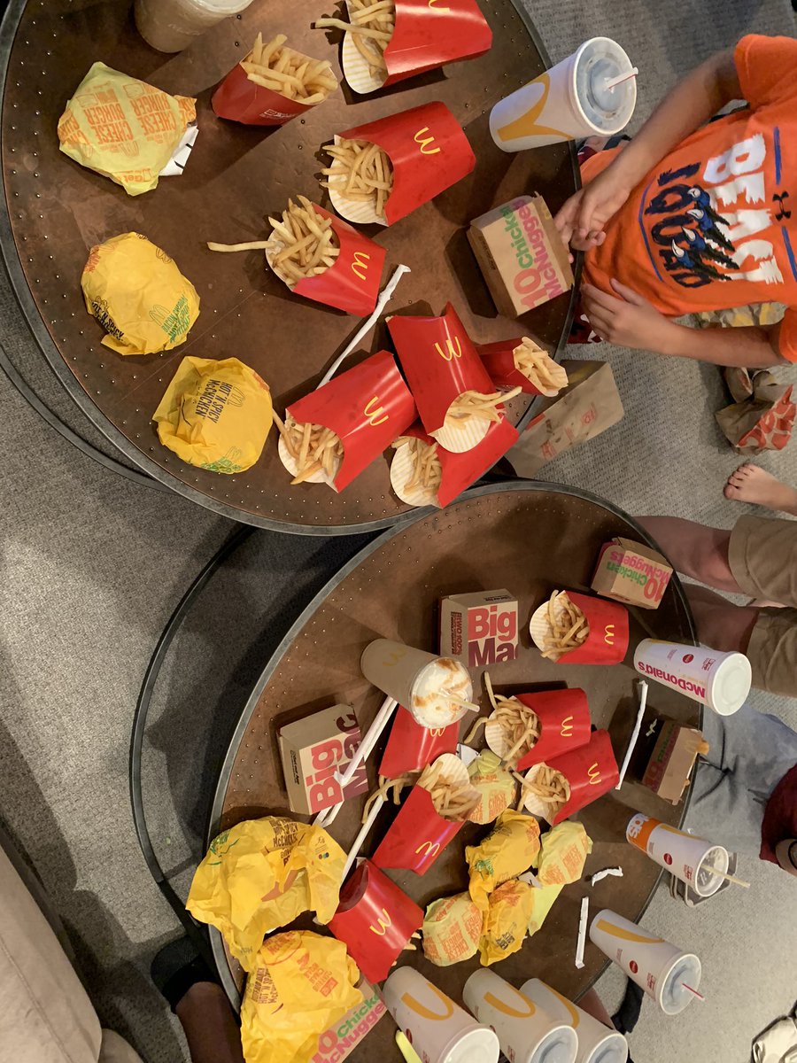 rxftz10k_'s tweet photo. #MCFEAST For Streaming🤤 https://t.co/S2a0lAbTgX