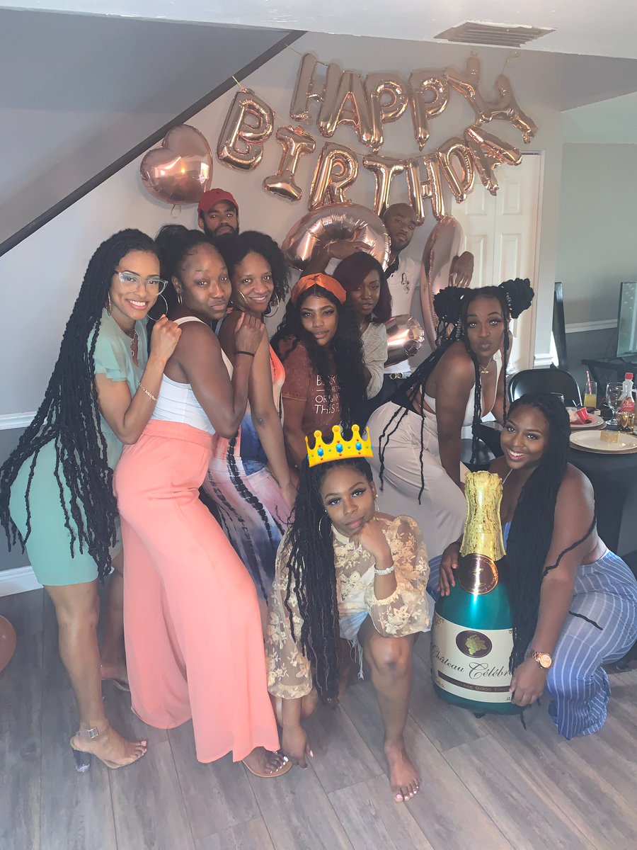 _BUTTON_NOS33's tweet photo. Happy birthday to my little sis kayja π€π #Melanin #blackqueen #BlackIsKing ##wefineaf https://t.co/kC6v6Uiup6