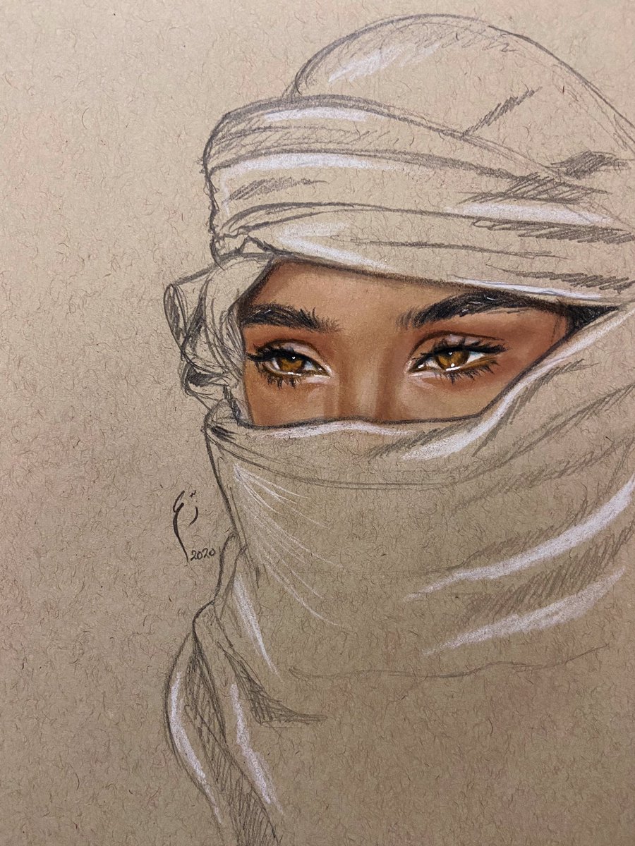 Reemsmb's tweet photo. "داري جمالك عني حين ألقاكِ
تكاد تُرجعني للحب عيناكِ" https://t.co/dcDjyVmOL1