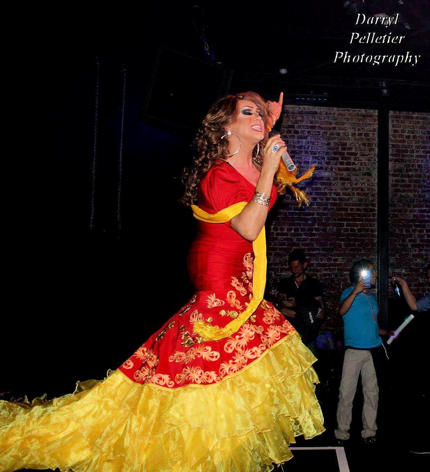 LGBTPhotoGuy's tweet photo. The talented #Dorey preforms at a #Latinparty over #SFPride weekend #gaypride #latinopride #latinoSF #lgbtprdie #lgbtqpride #pride #SanFranciscoPride https://t.co/kjhRyiAtrR