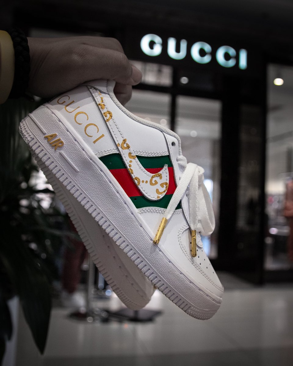canarykid_'s tweet photo. Gucci customs done by me... give it a like, a share, or whatever would be appreciated 💯
Hit me up for orders,help me quit my day job so i can do this full time lol
#smallbusiness #shoecustoms #guccicustoms #gucci #customkicks https://t.co/MOqJpJQhPh