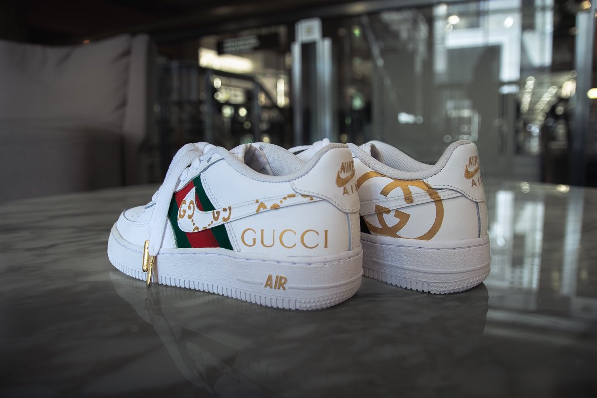 canarykid_'s tweet photo. Gucci customs done by me... give it a like, a share, or whatever would be appreciated 💯
Hit me up for orders,help me quit my day job so i can do this full time lol
#smallbusiness #shoecustoms #guccicustoms #gucci #customkicks https://t.co/MOqJpJQhPh