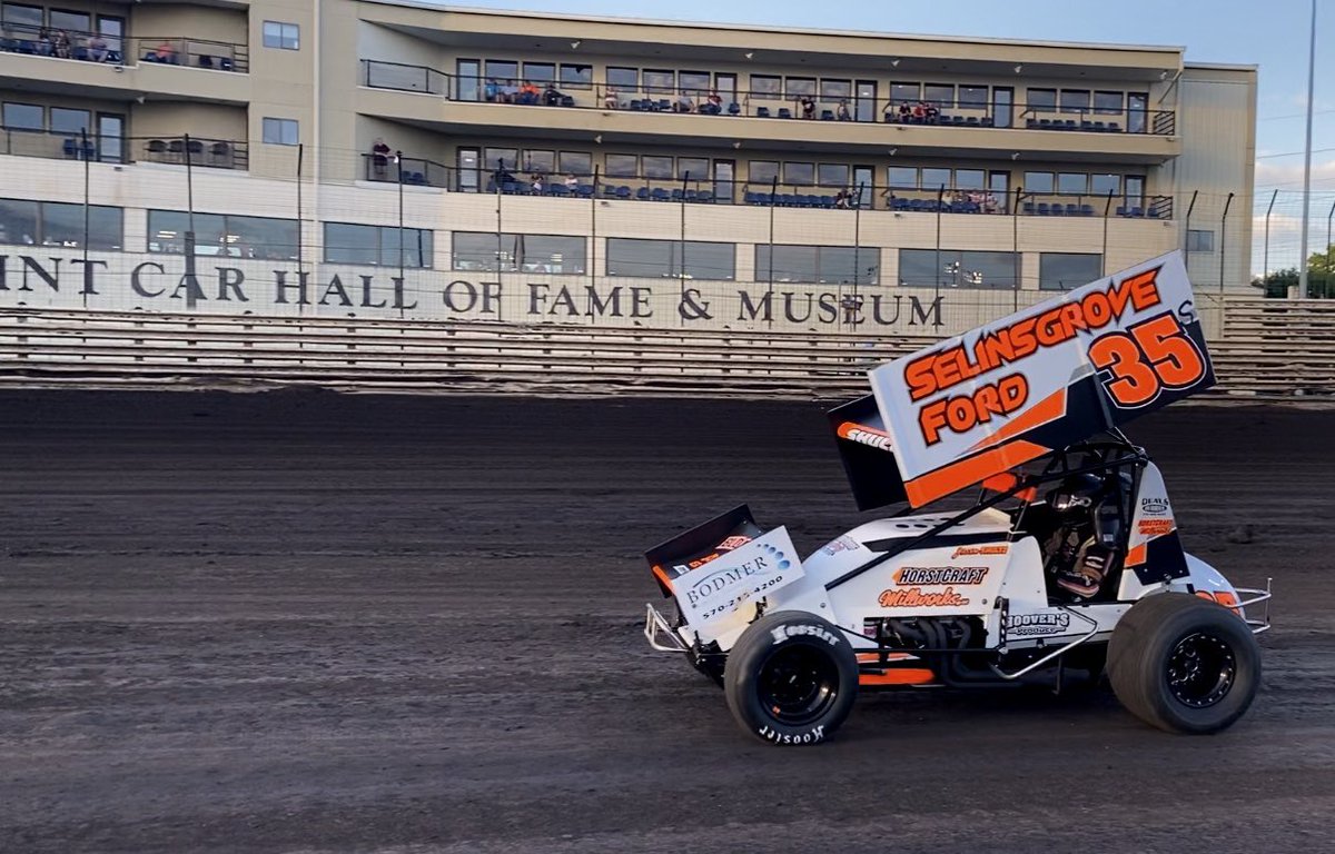 Experienced turning laps at <a href="/knoxvilleraces/">Knoxville Raceway</a> ! It was a success to learn on gearing and setup at the track, and make some additional changes to the car.  💥
Able to make it into the A- Main, and get some laps under our belt in preparation for next weeks 360 Nationals 🏁