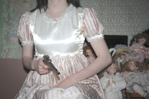 faeryism's tweet photo. pink thinspo thread but something is slightly off... https://t.co/eIadgfJfES