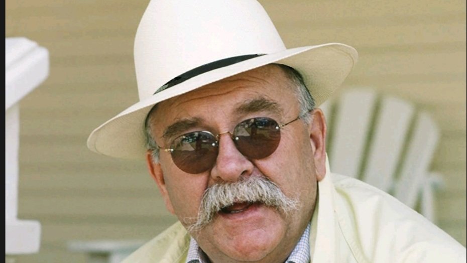 The_Cows_Milk's tweet photo. May I present to you the original Paul Rudd or the man who never ages. #RIP #WilfordBrimley #PaulRudd https://t.co/BCFWwztbhZ